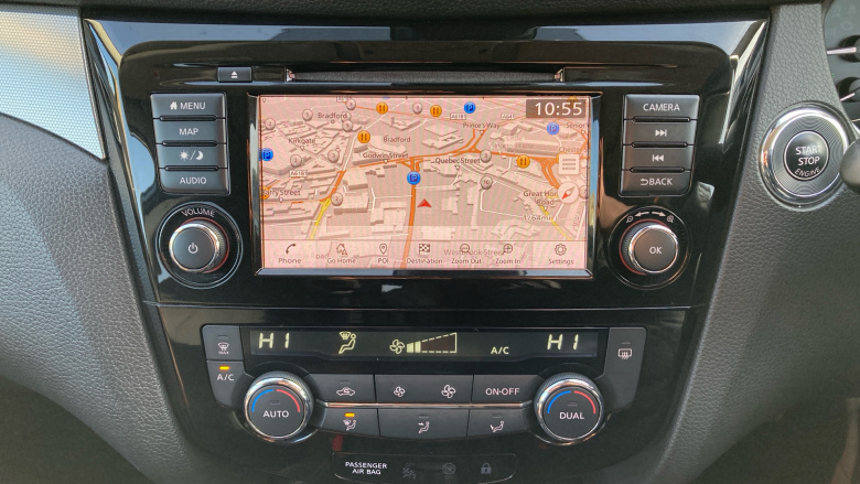 Nissan Qashqai 1.3 DiG-T N-Motion 5dr Petrol Hatchback